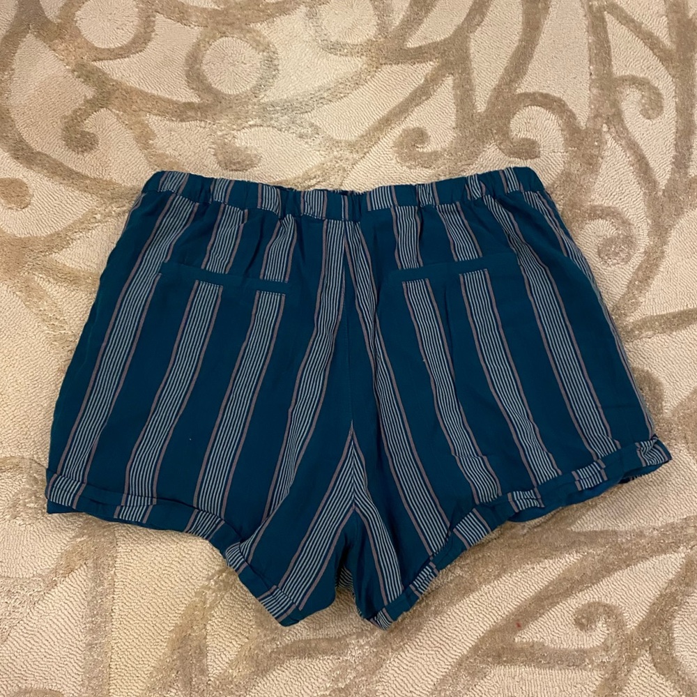 🧡GF Collection Striped Shorts🧡 - Picture 2 of 3
